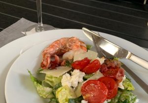 Cobb Salad mit Buttermilch Tomaten Dressing